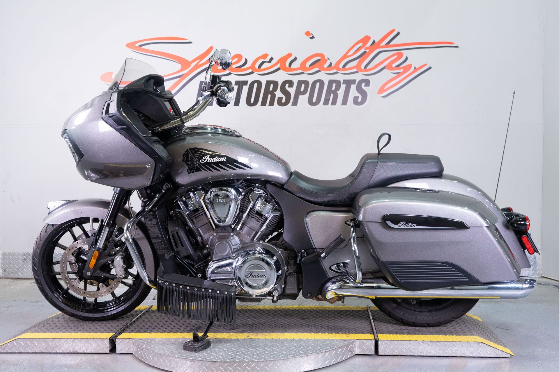 2020 Indian Motorcycle Challenger® in Sacramento, California - Photo 4