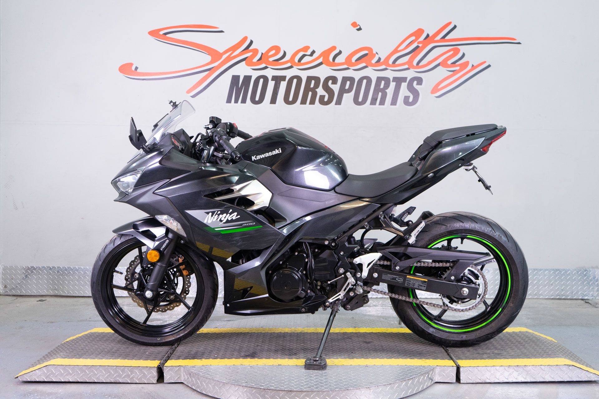 2022 Kawasaki Ninja 400 ABS in Sacramento, California - Photo 3