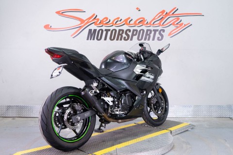 2022 Kawasaki Ninja 400 ABS in Sacramento, California - Photo 5