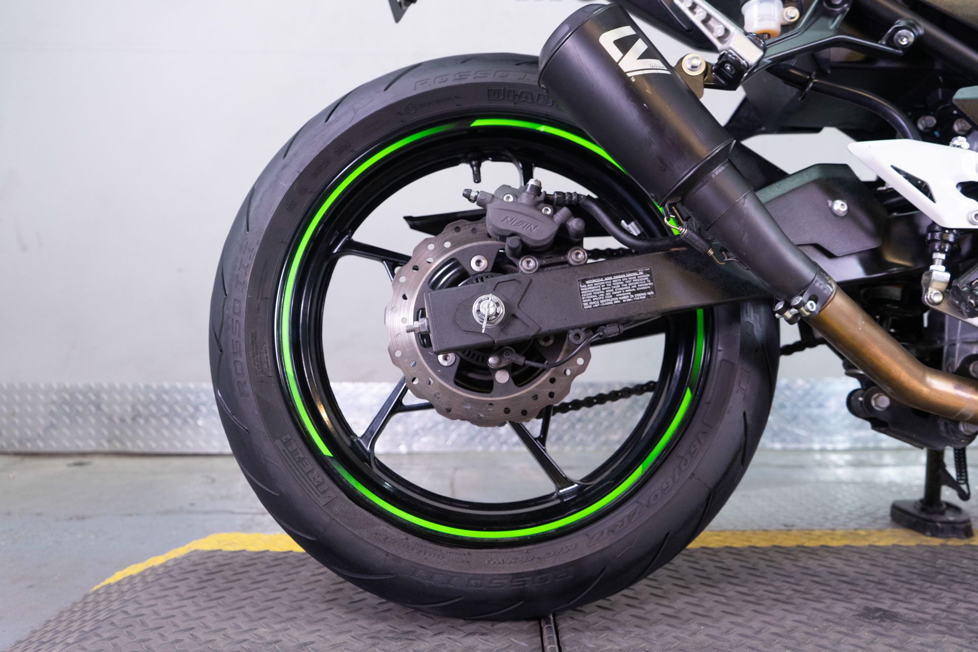 2022 Kawasaki Ninja 400 ABS in Sacramento, California - Photo 7