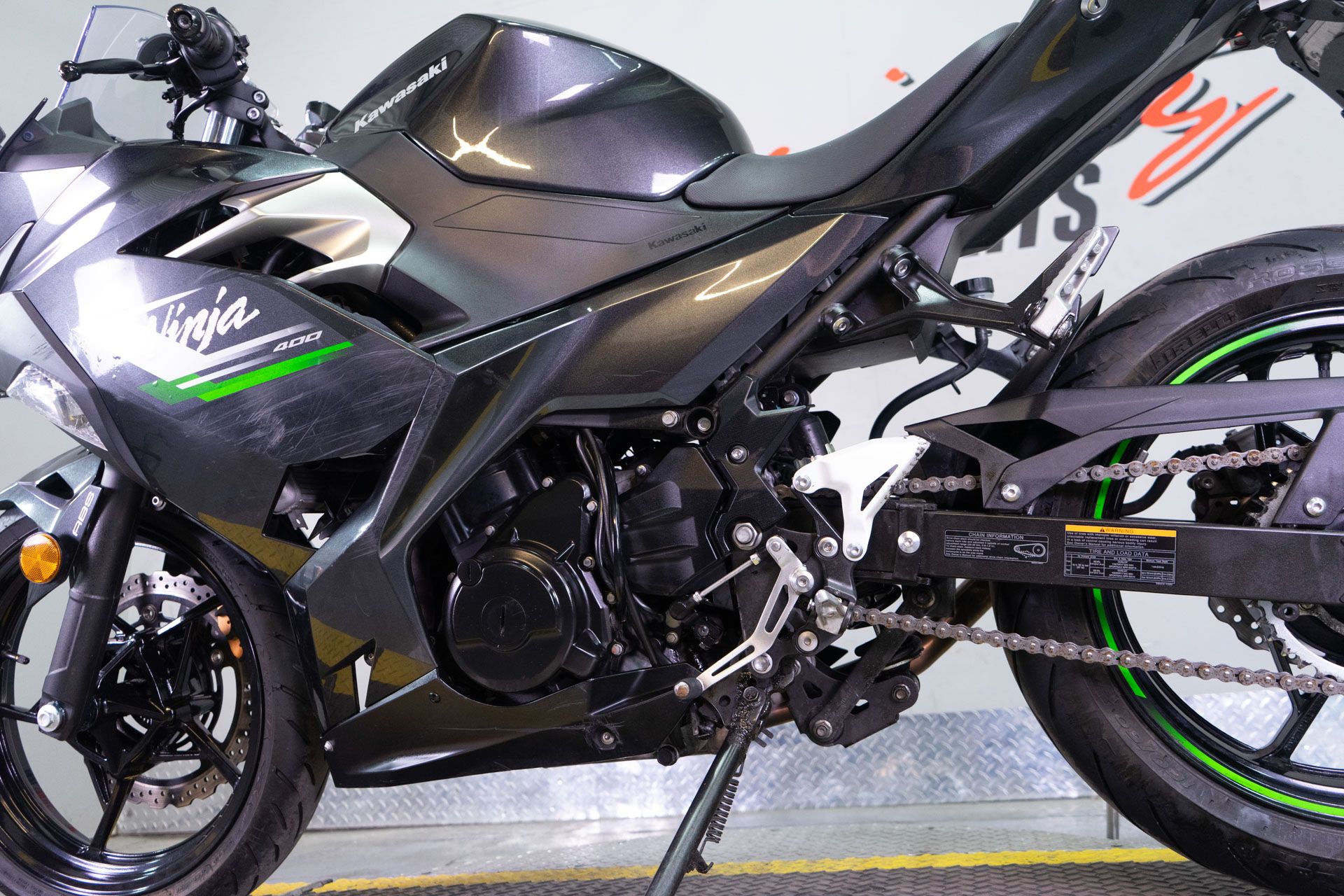 2022 Kawasaki Ninja 400 ABS in Sacramento, California - Photo 13