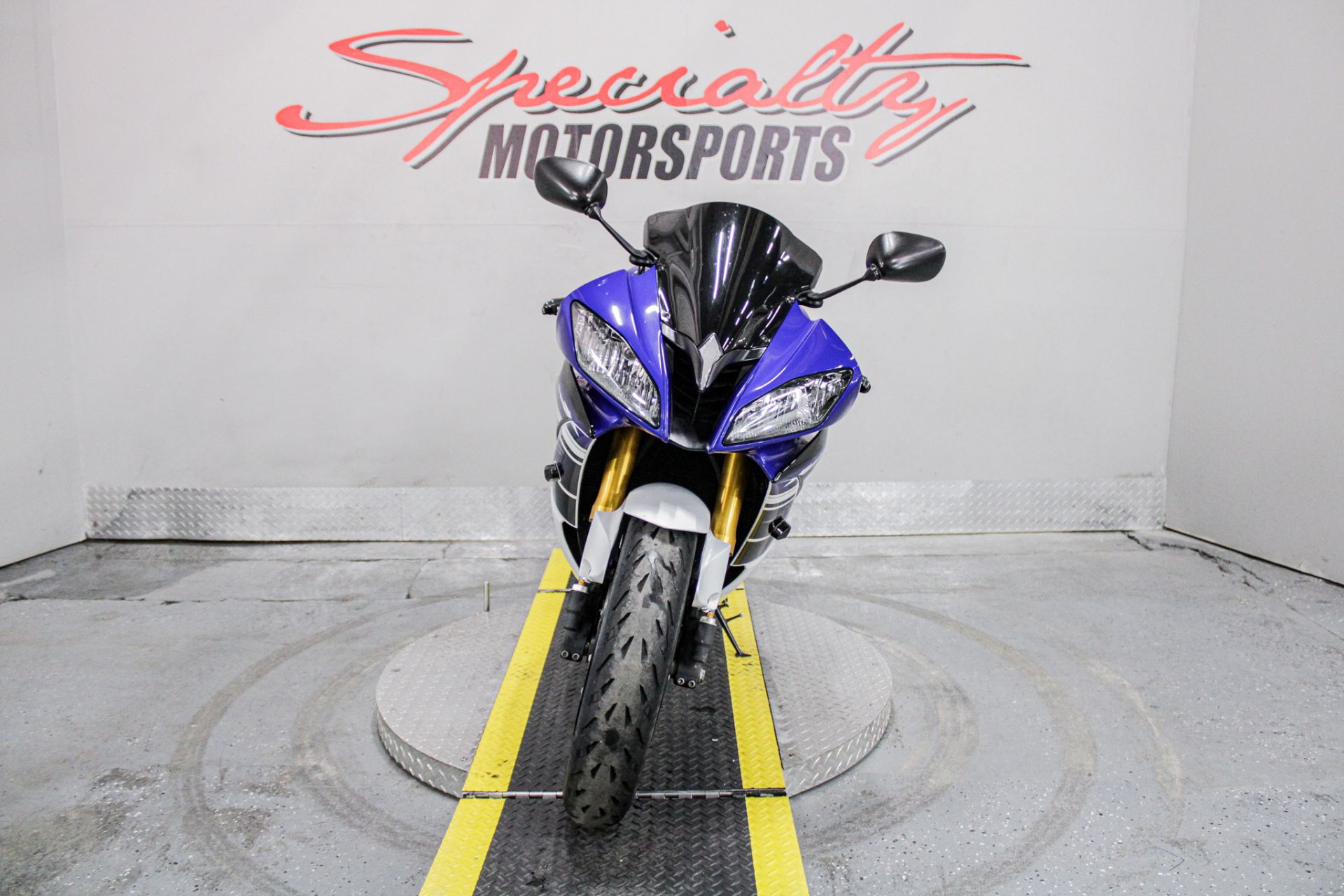 Front View - Photo 12