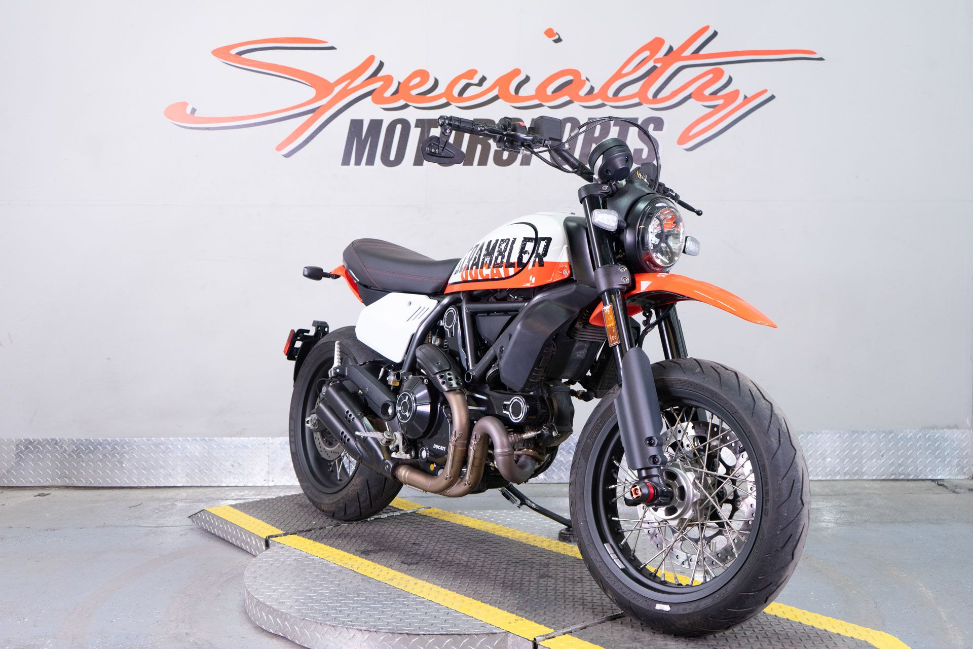 2022 Ducati SCRAMBLER URBAN MOTARD in Sacramento, California - Photo 2