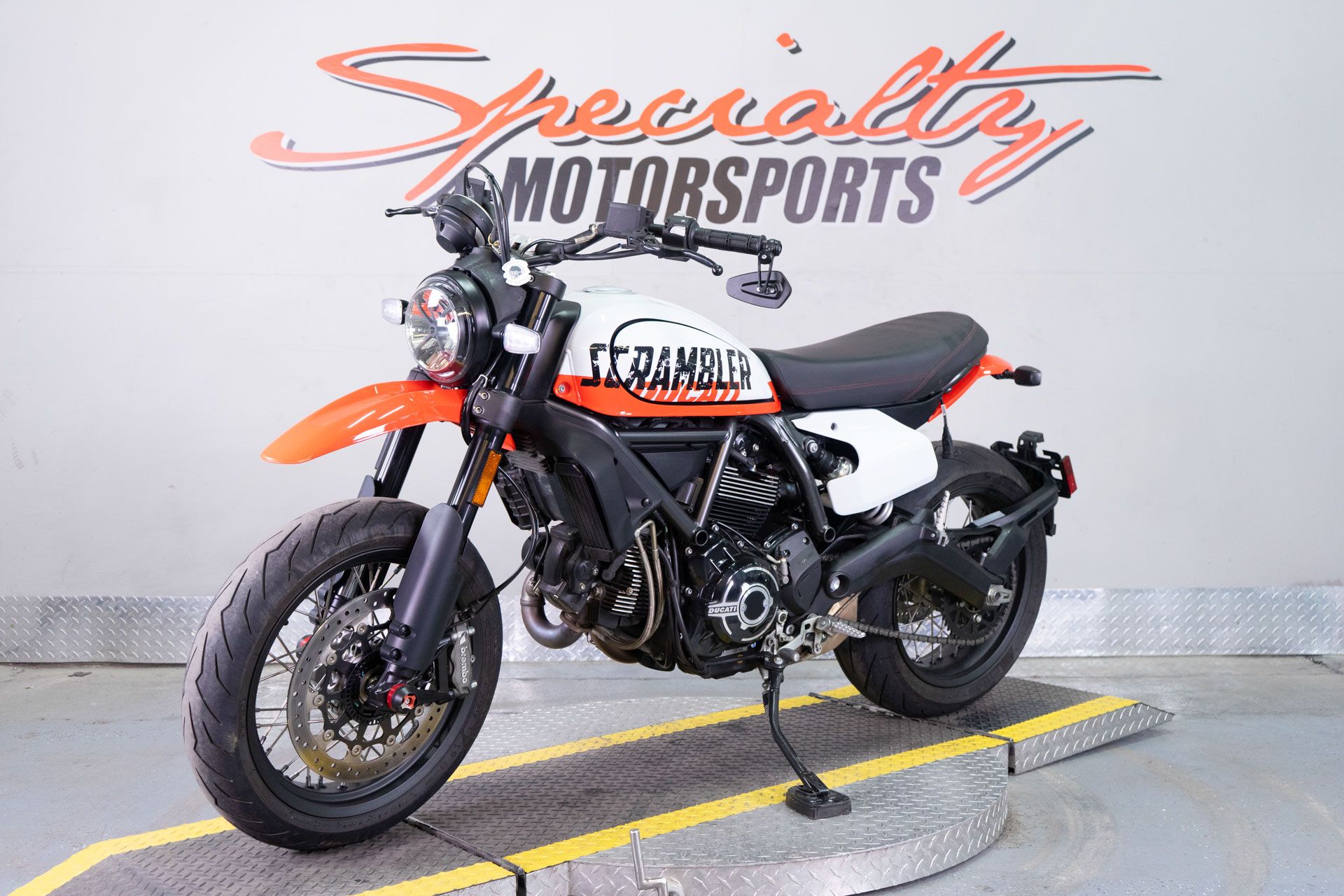 2022 Ducati SCRAMBLER URBAN MOTARD in Sacramento, California - Photo 3