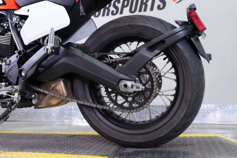 2022 Ducati SCRAMBLER URBAN MOTARD in Sacramento, California - Photo 10