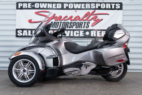2012 Can-Am Spyder® RT Audio & Convenience in Sacramento, California - Photo 3