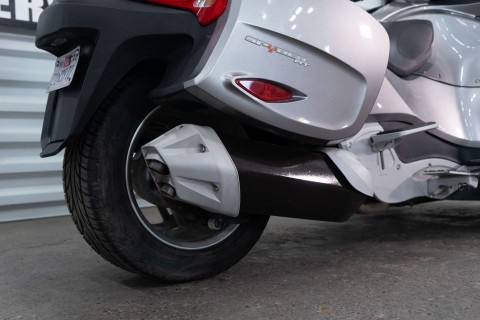 2012 Can-Am Spyder® RT Audio & Convenience in Sacramento, California - Photo 7