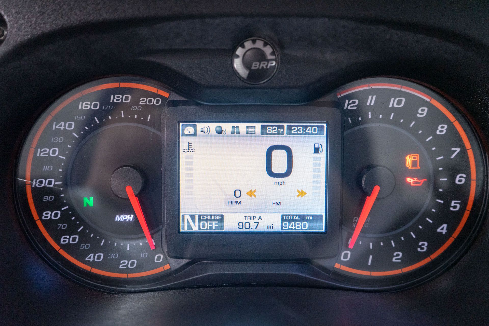 2012 Can-Am Spyder® RT Audio & Convenience in Sacramento, California - Photo 17