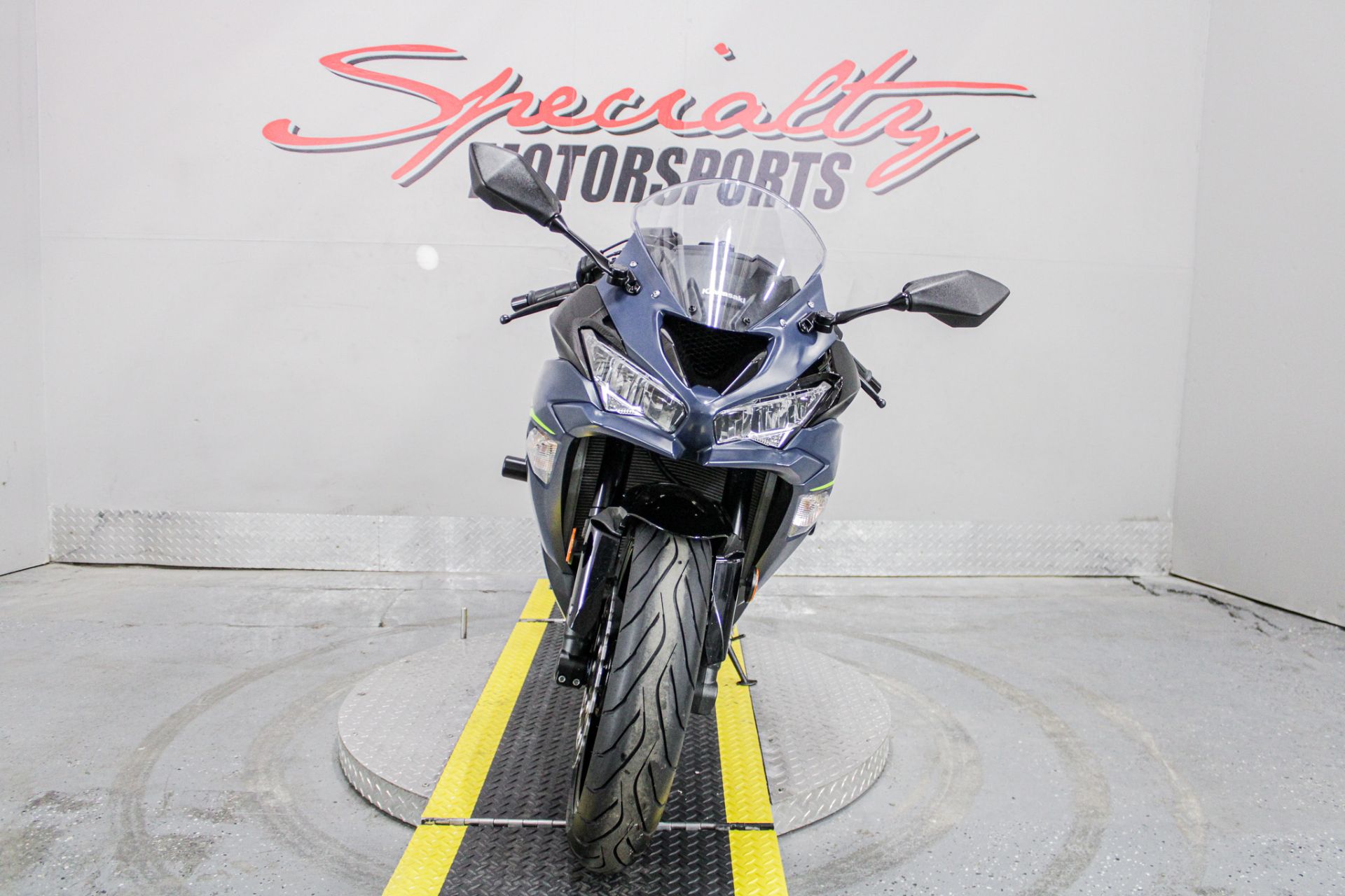 Front View - Photo 12