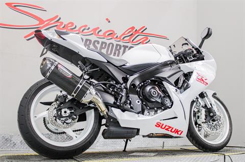 SUZ100652 - 2020 - Suzuki Motor of America Inc. - GSX-R600 Lower Right Side Angle - Photo 15