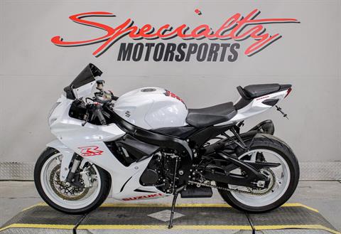 SUZ100532 - 2020 - Suzuki Motor of America Inc. - GSX-R600 Left Side - Photo 8