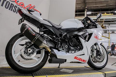 SUZ100532 - 2020 - Suzuki Motor of America Inc. - GSX-R600 Lower Right Side Angle - Photo 15