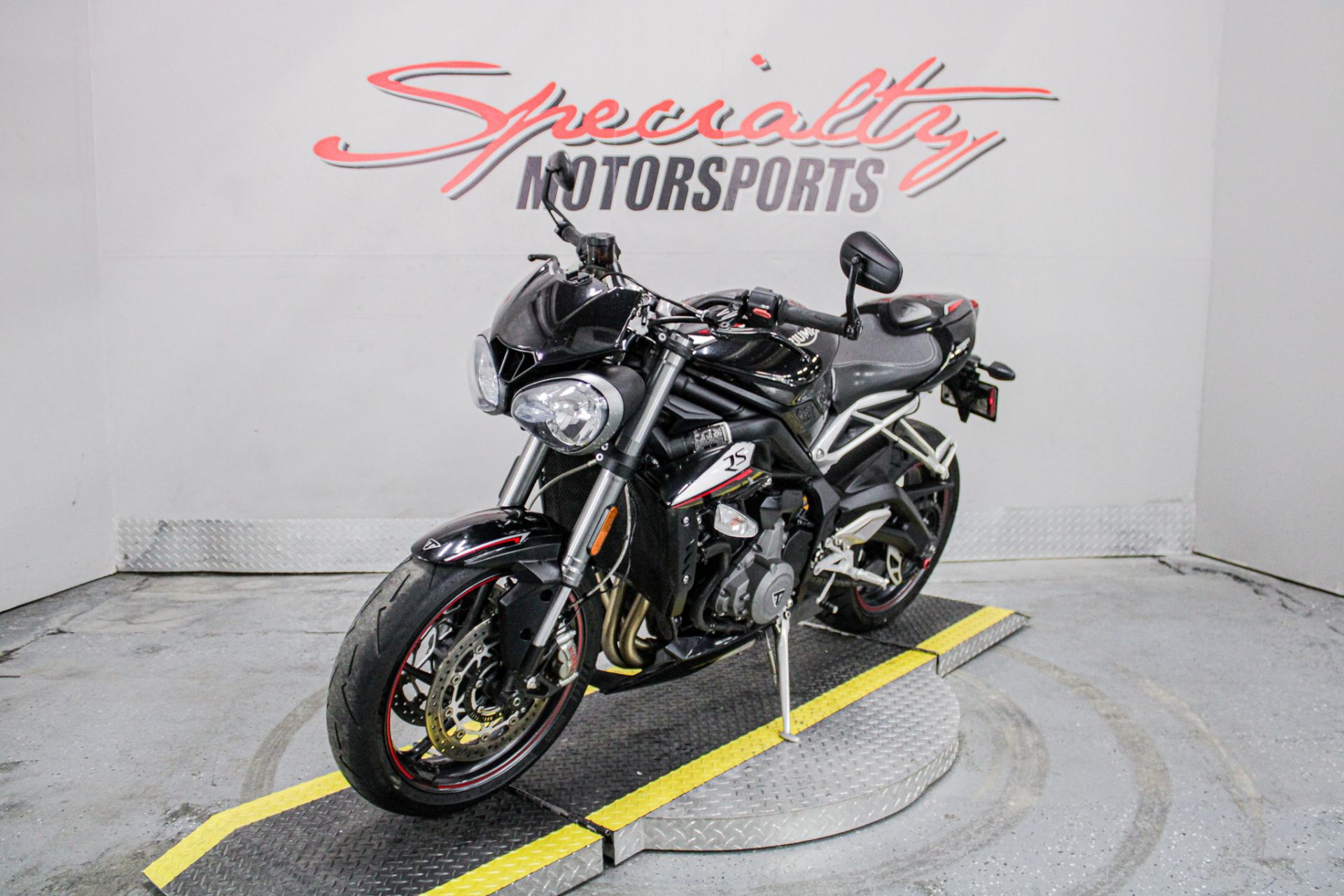 2018 Triumph Street Triple RS in Sacramento, California - Photo 10
