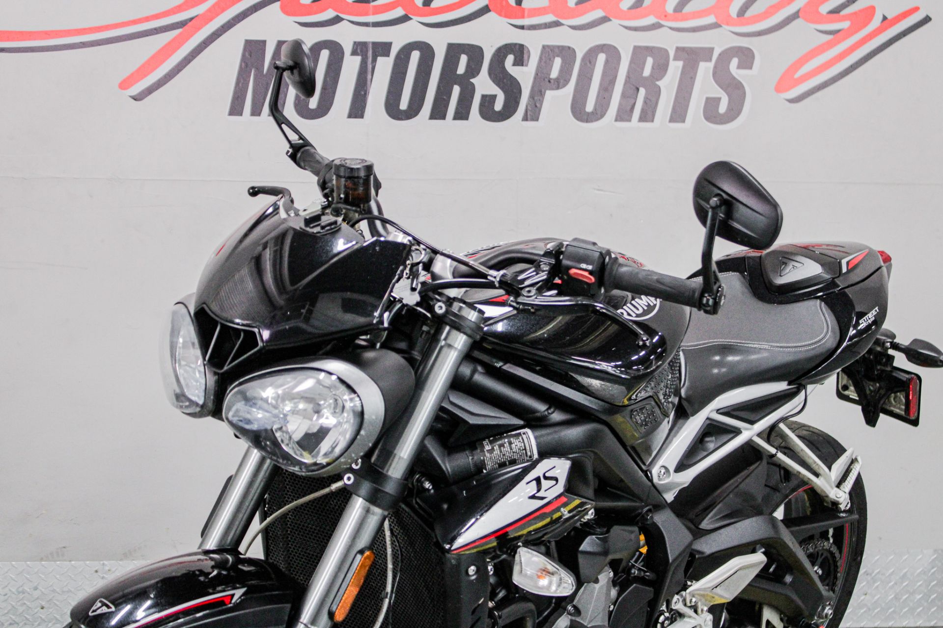 2018 Triumph Street Triple RS in Sacramento, California - Photo 11