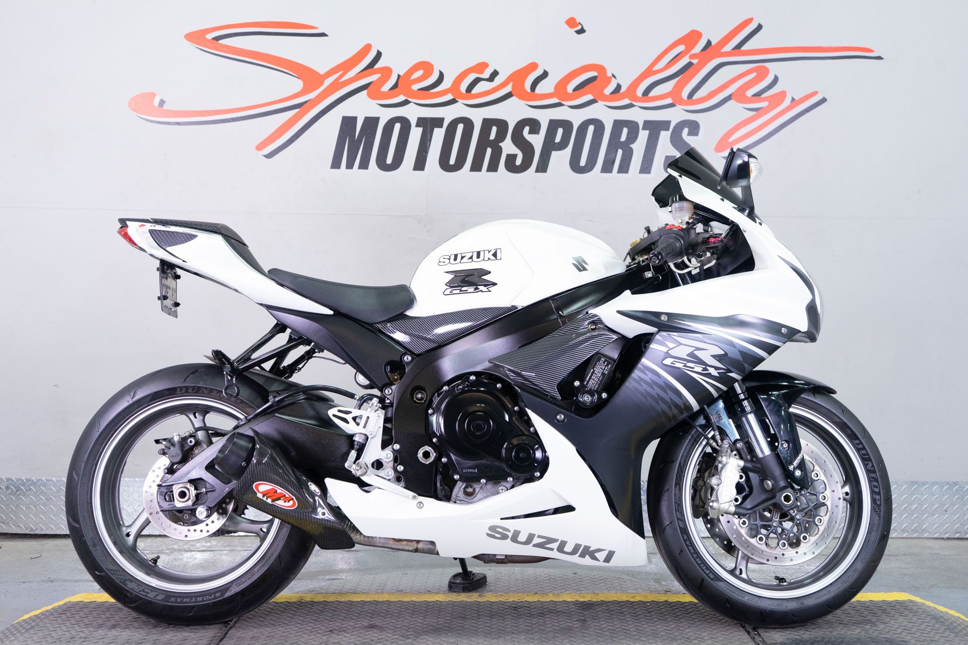 2011 Suzuki GSX-R600™ in Sacramento, California - Photo 1