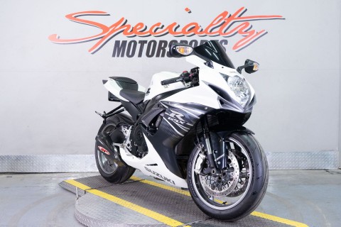 2011 Suzuki GSX-R600™ in Sacramento, California - Photo 2