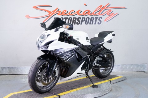 2011 Suzuki GSX-R600™ in Sacramento, California - Photo 3