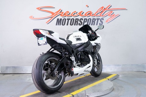 2011 Suzuki GSX-R600™ in Sacramento, California - Photo 6