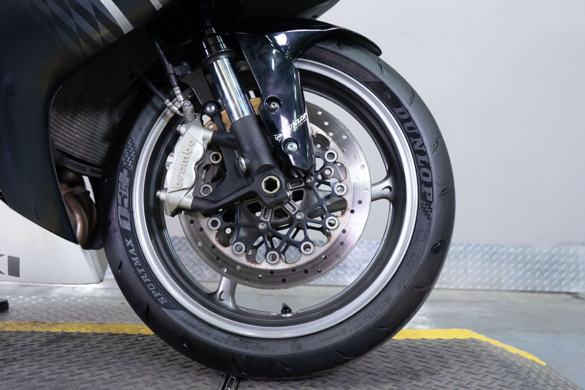 2011 Suzuki GSX-R600™ in Sacramento, California - Photo 7