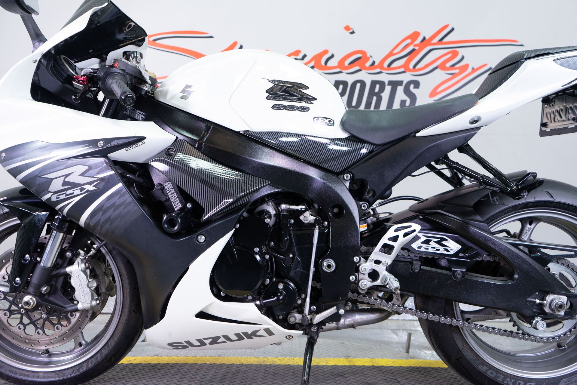 2011 Suzuki GSX-R600™ in Sacramento, California - Photo 14