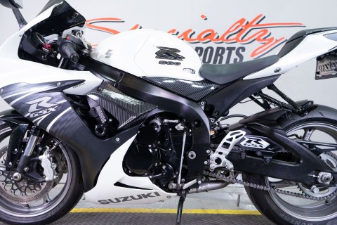 2011 Suzuki GSX-R600™ in Sacramento, California - Photo 14