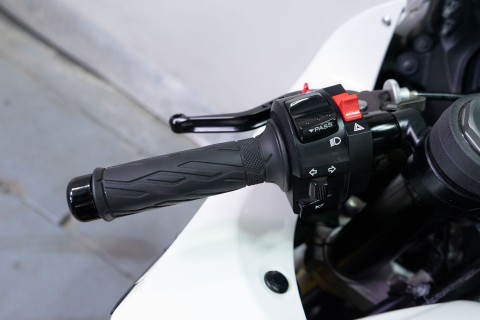 2011 Suzuki GSX-R600™ in Sacramento, California - Photo 15