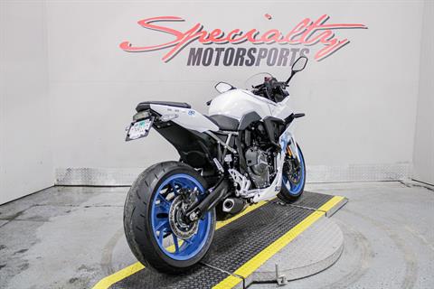 Rear Right Side Angle - Photo 5