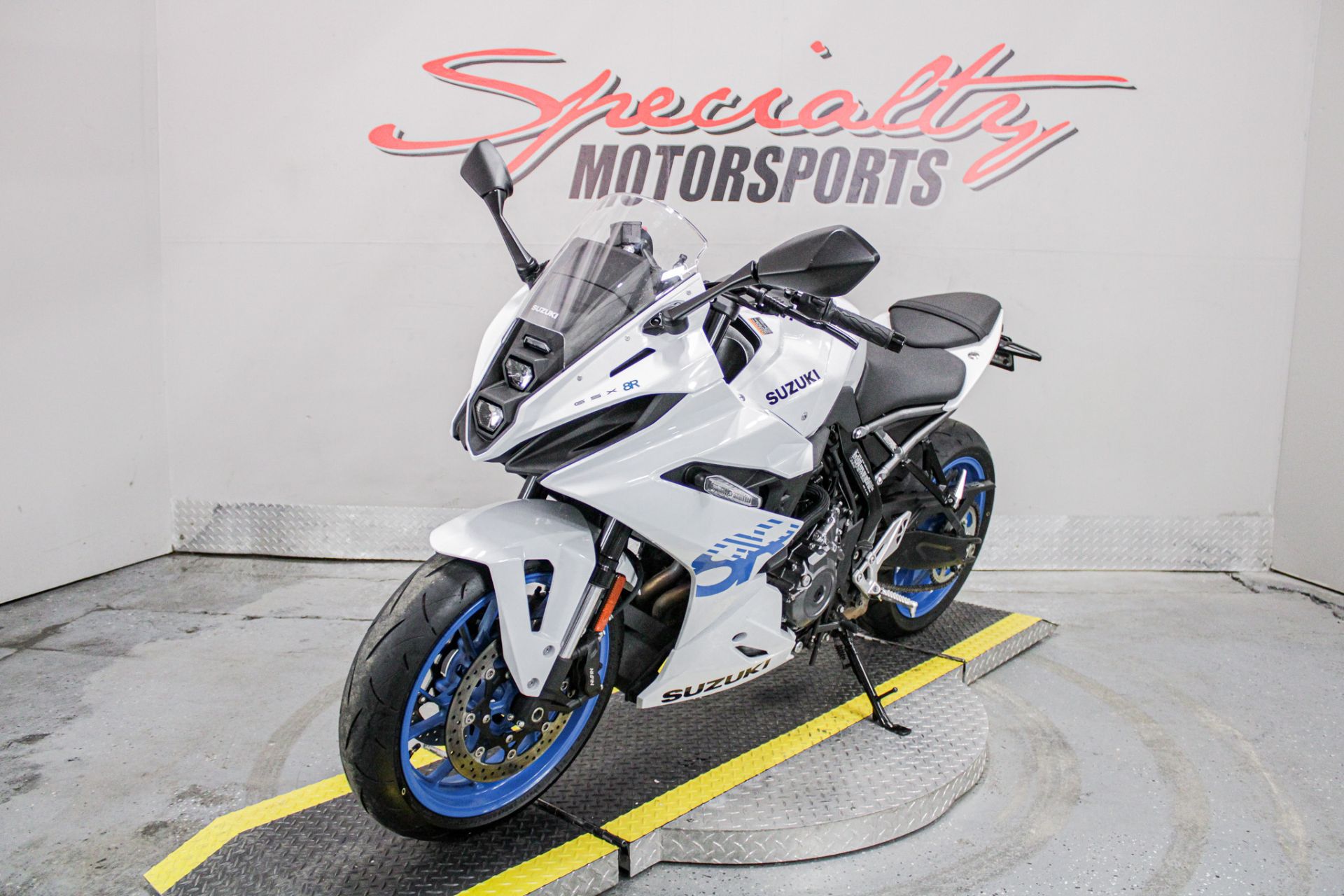 Front Left Side View - Photo 10