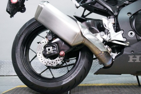 2021 Honda CBR1000RR ABS in Sacramento, California - Photo 4