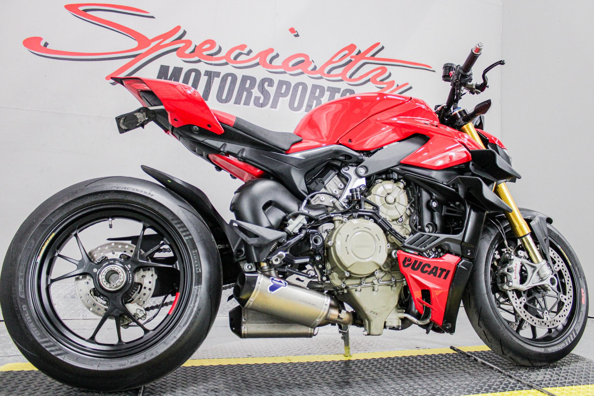 Lower Right Side Angle - Photo 15