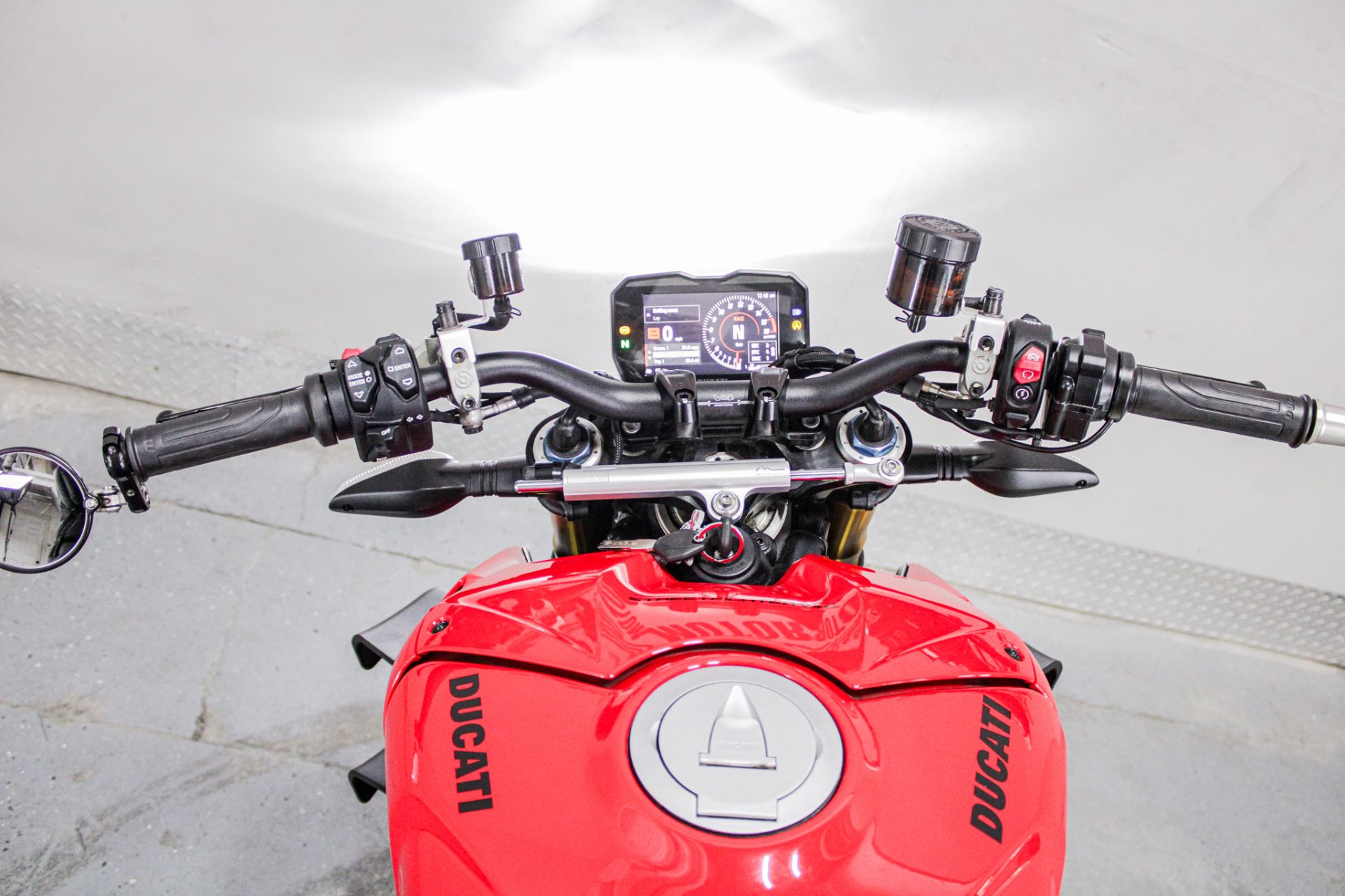 Dashboard - Photo 16