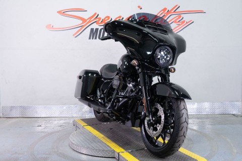 2022 Harley-Davidson Street Glide® Special in Sacramento, California - Photo 2