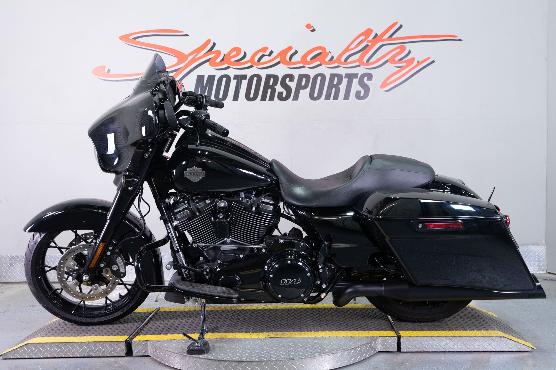2022 Harley-Davidson Street Glide® Special in Sacramento, California - Photo 4