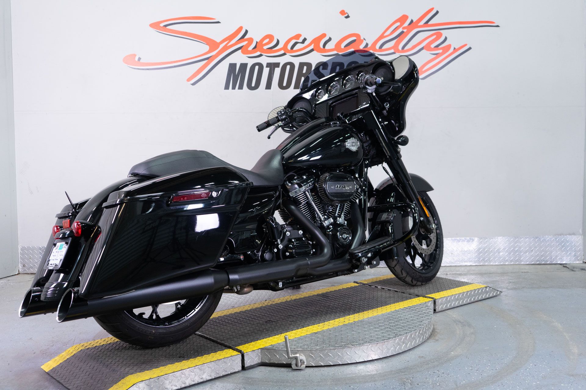 2022 Harley-Davidson Street Glide® Special in Sacramento, California - Photo 6