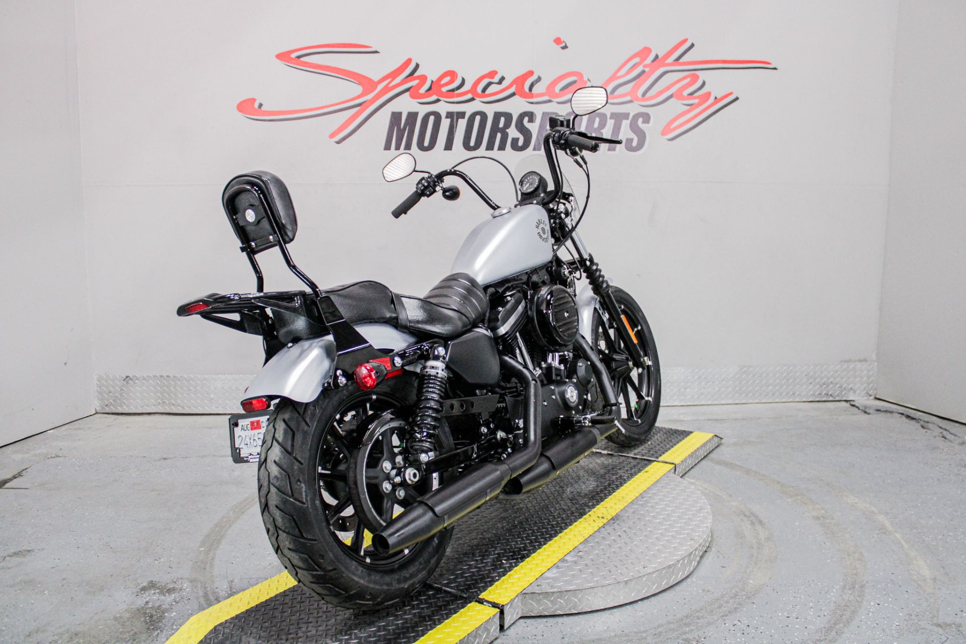 Rear Right Side Angle - Photo 5