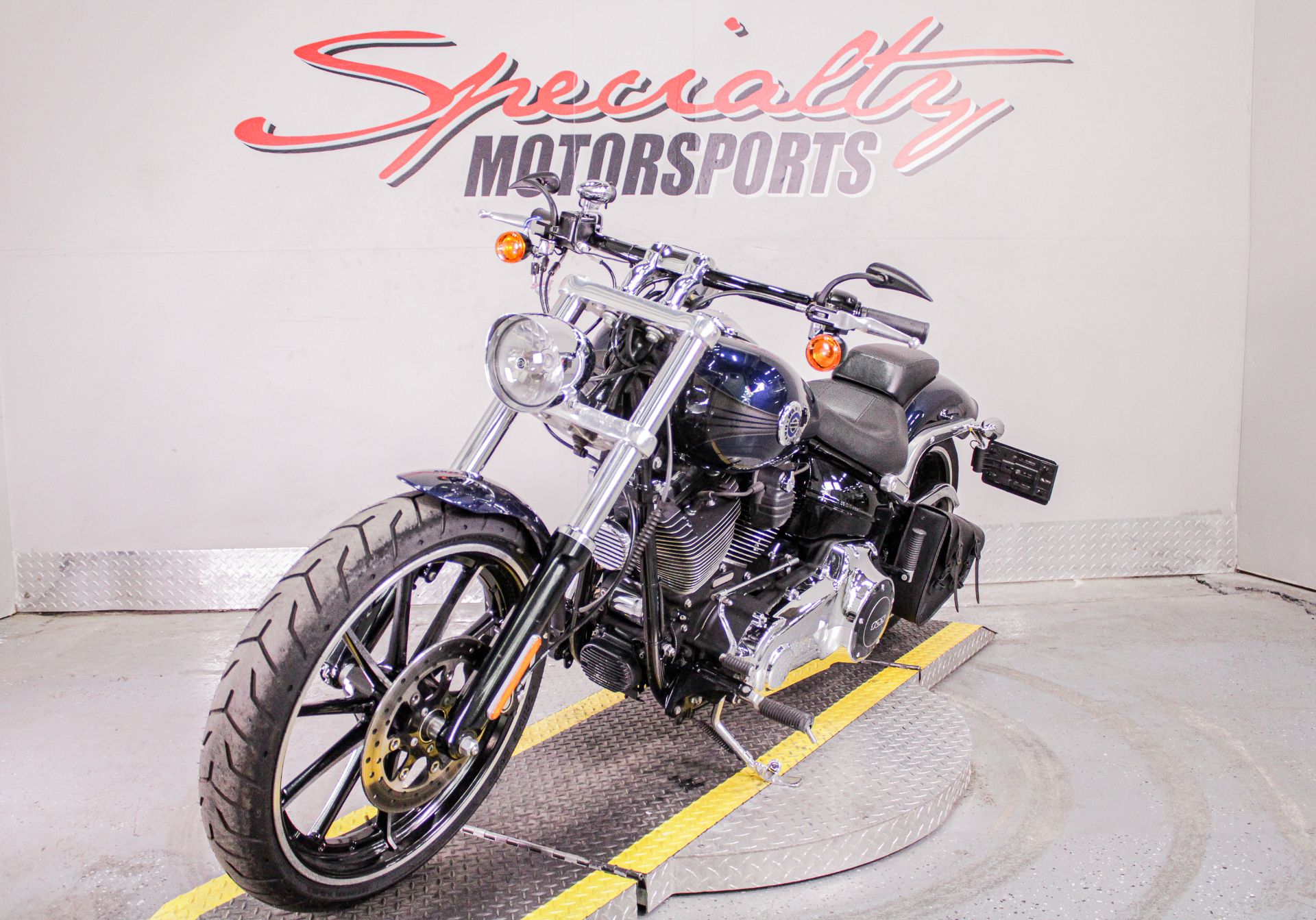 2013 Harley-Davidson Softail® Breakout® in Sacramento, California - Photo 10