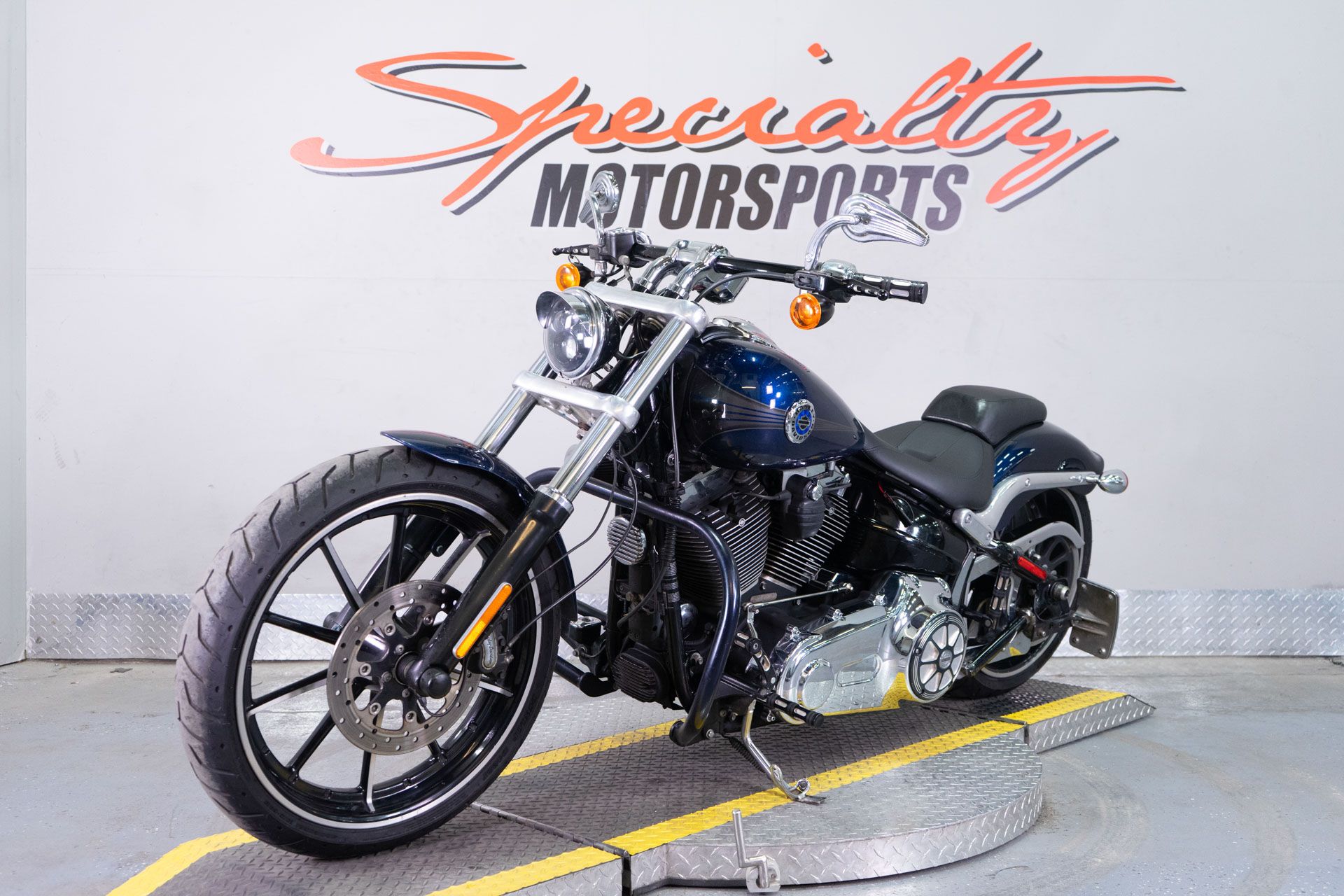 2013 Harley-Davidson Softail® Breakout® in Sacramento, California - Photo 3