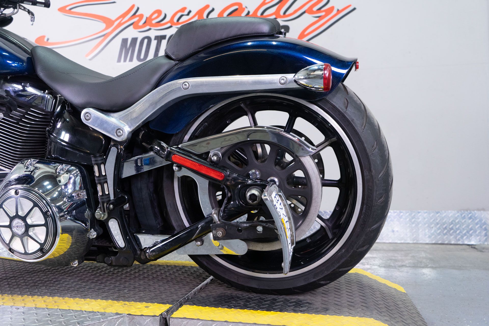 2013 Harley-Davidson Softail® Breakout® in Sacramento, California - Photo 10