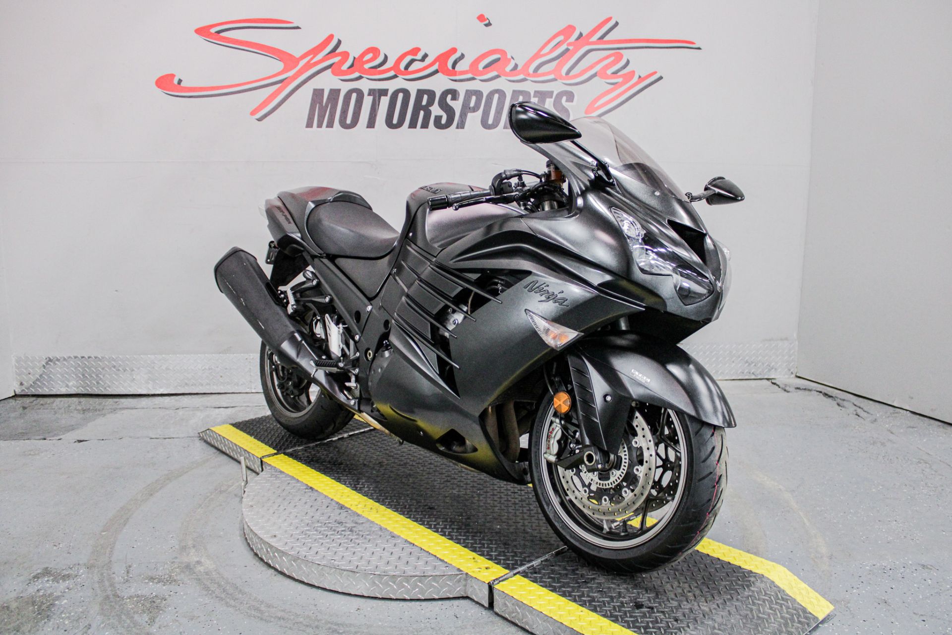 Front Right Side View - Photo 13