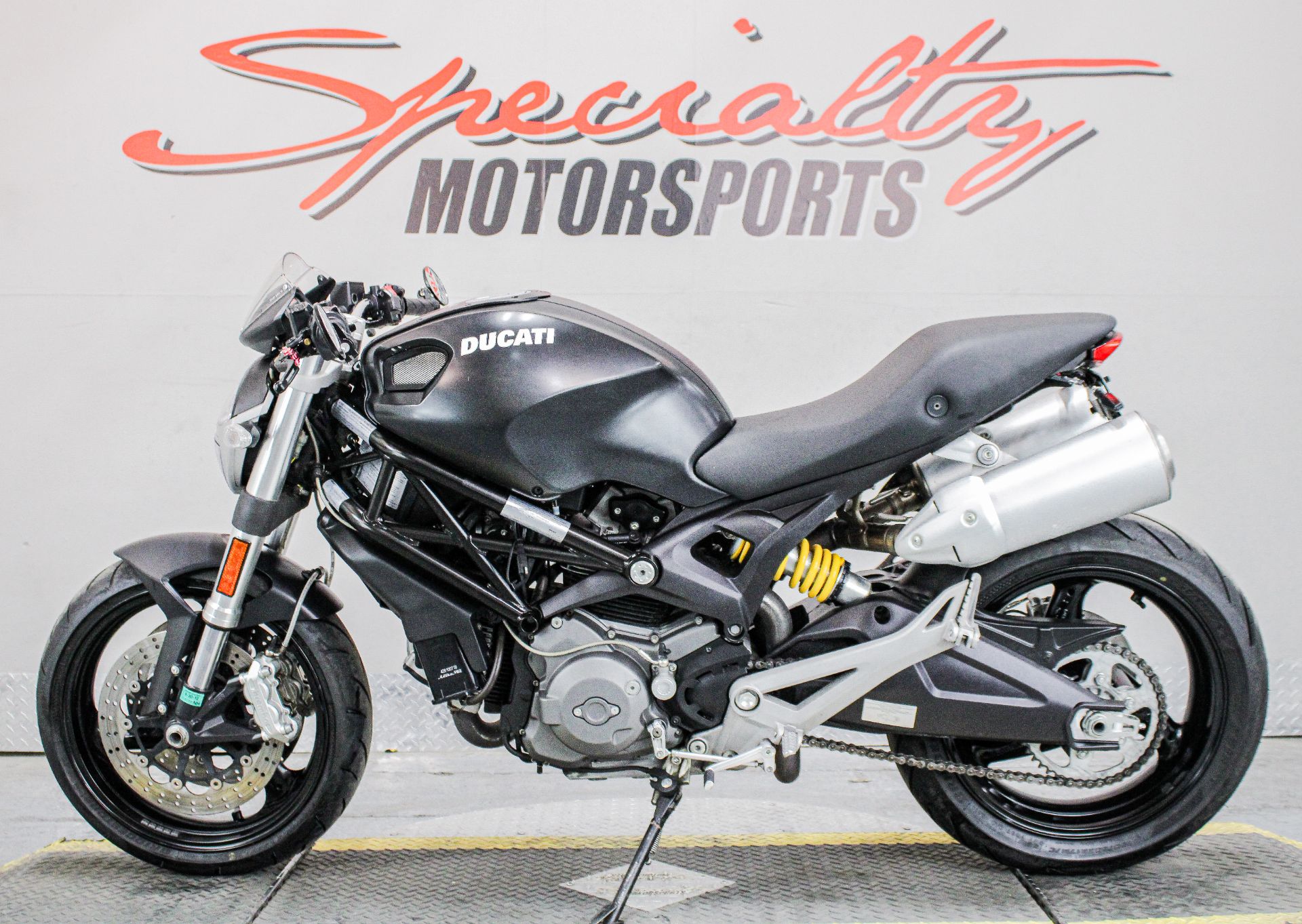 2009 Ducati Monster 696 in Sacramento, California - Photo 8