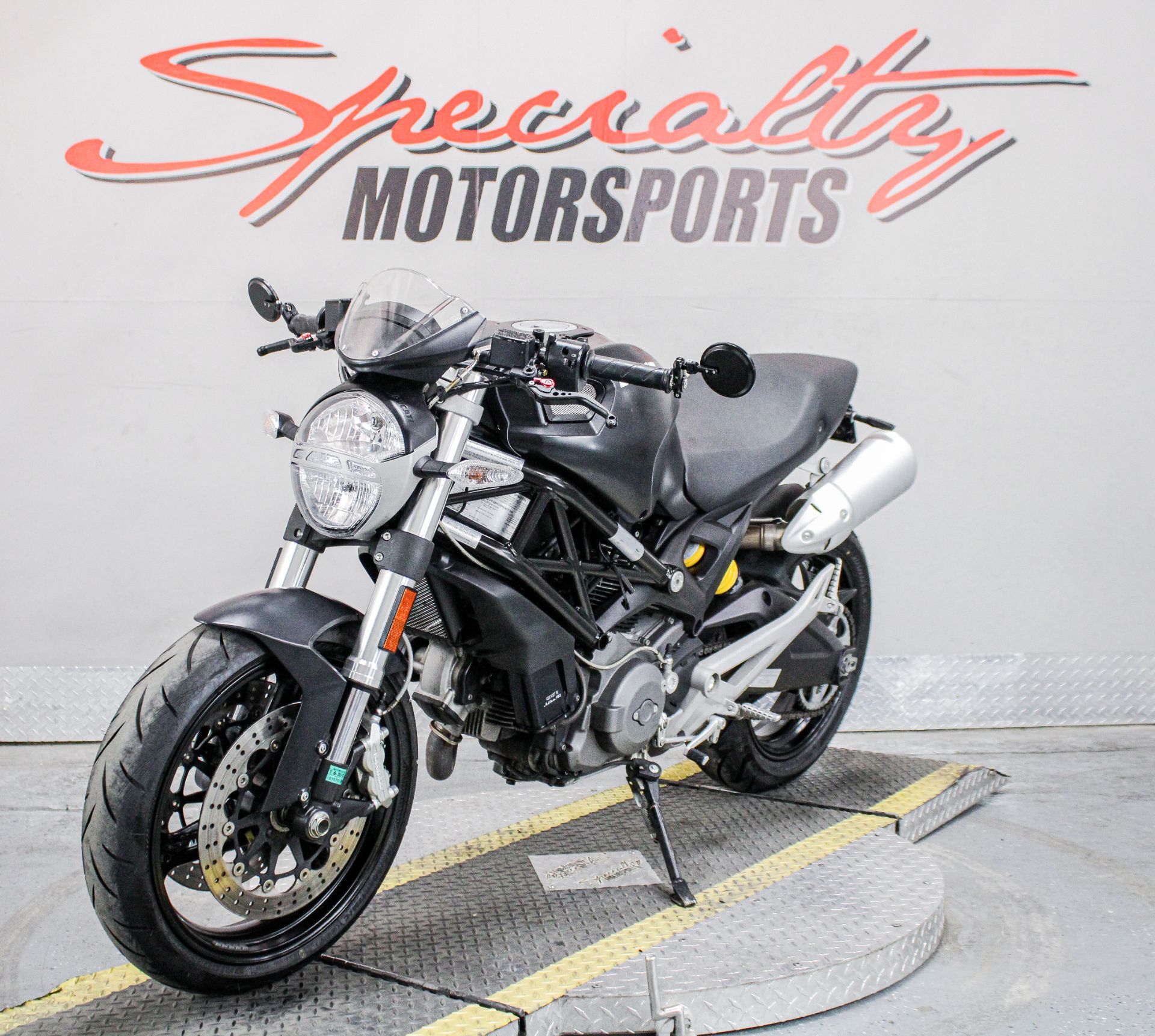 2009 Ducati Monster 696 in Sacramento, California - Photo 10