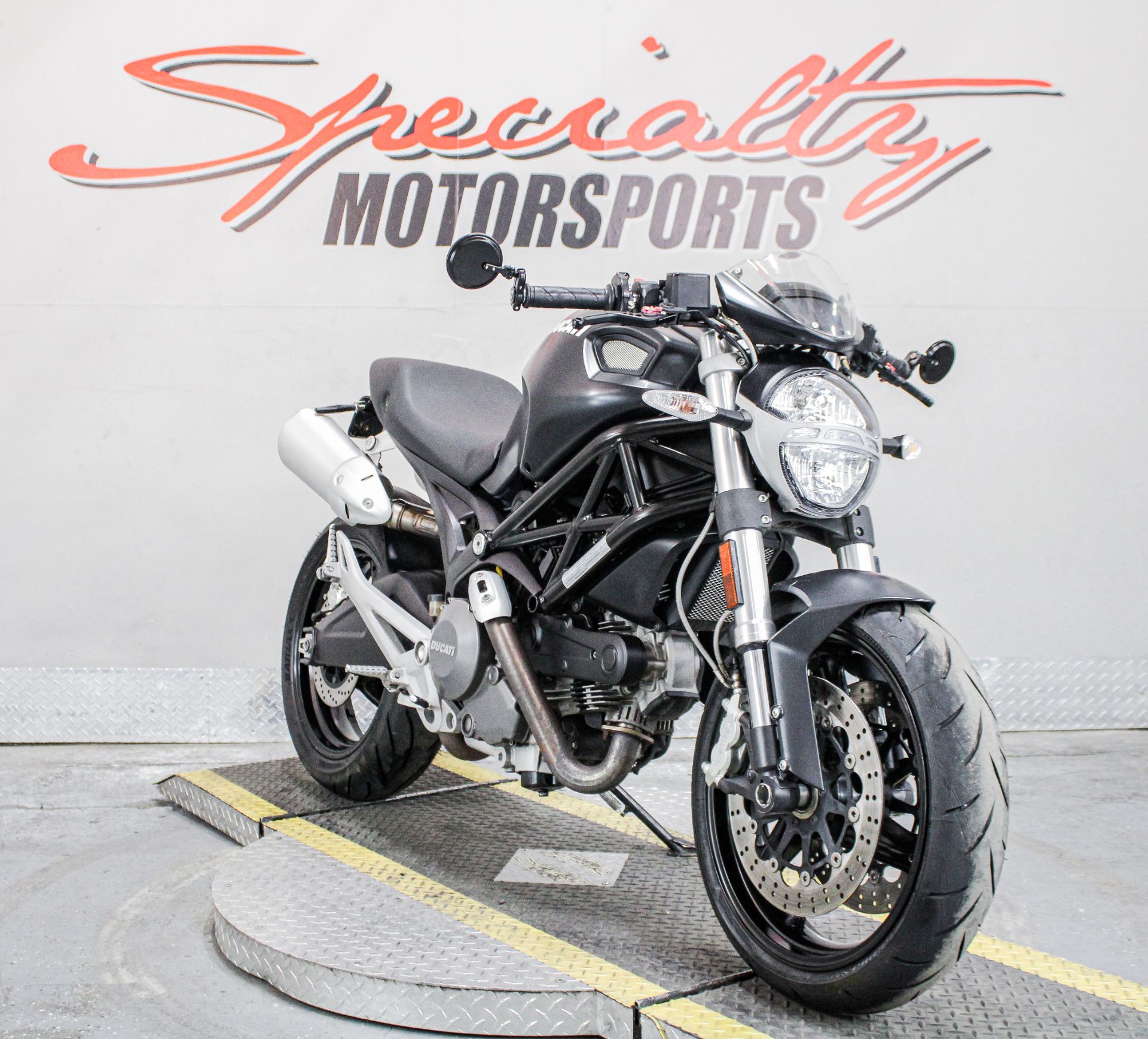 2009 Ducati Monster 696 in Sacramento, California - Photo 13