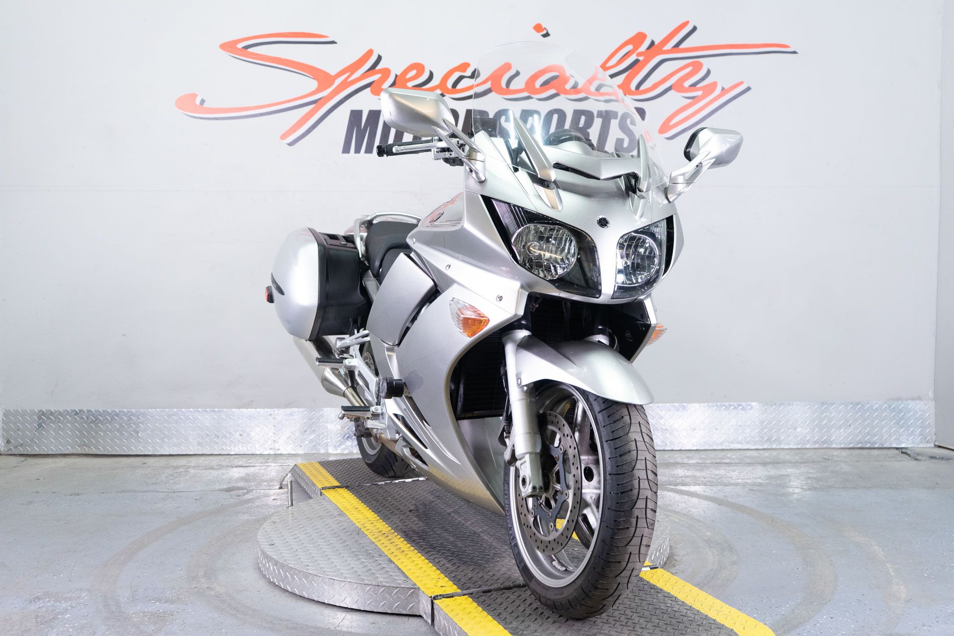 2010 Yamaha FJR1300A in Sacramento, California - Photo 2