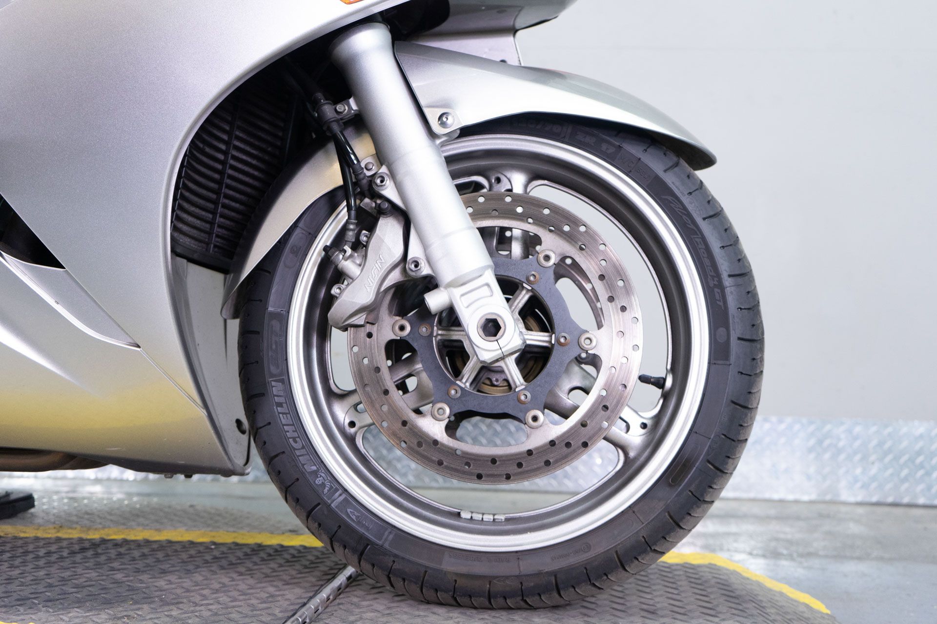 2010 Yamaha FJR1300A in Sacramento, California - Photo 7