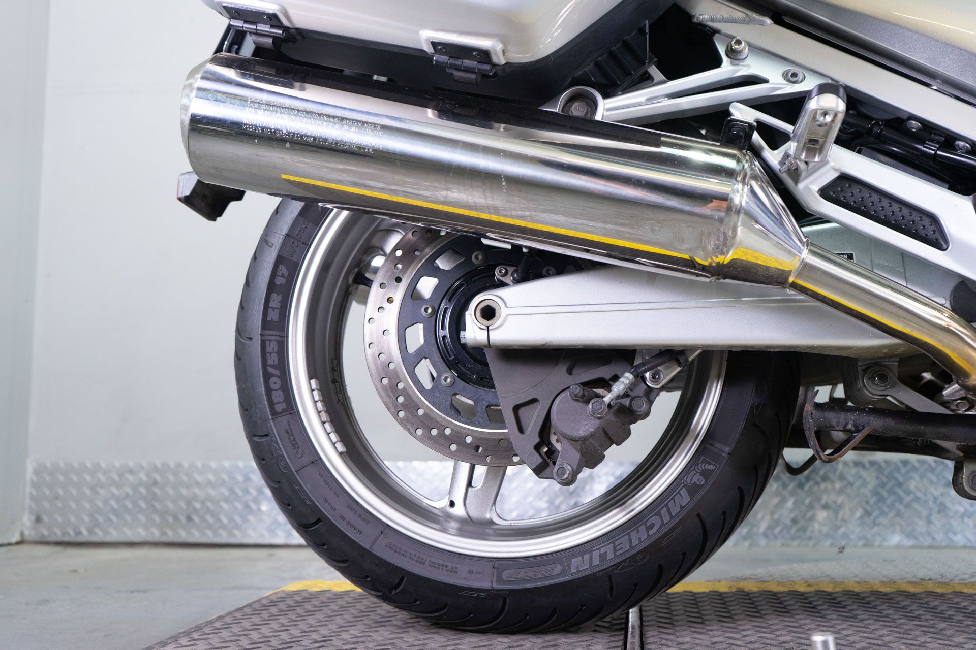 2010 Yamaha FJR1300A in Sacramento, California - Photo 8