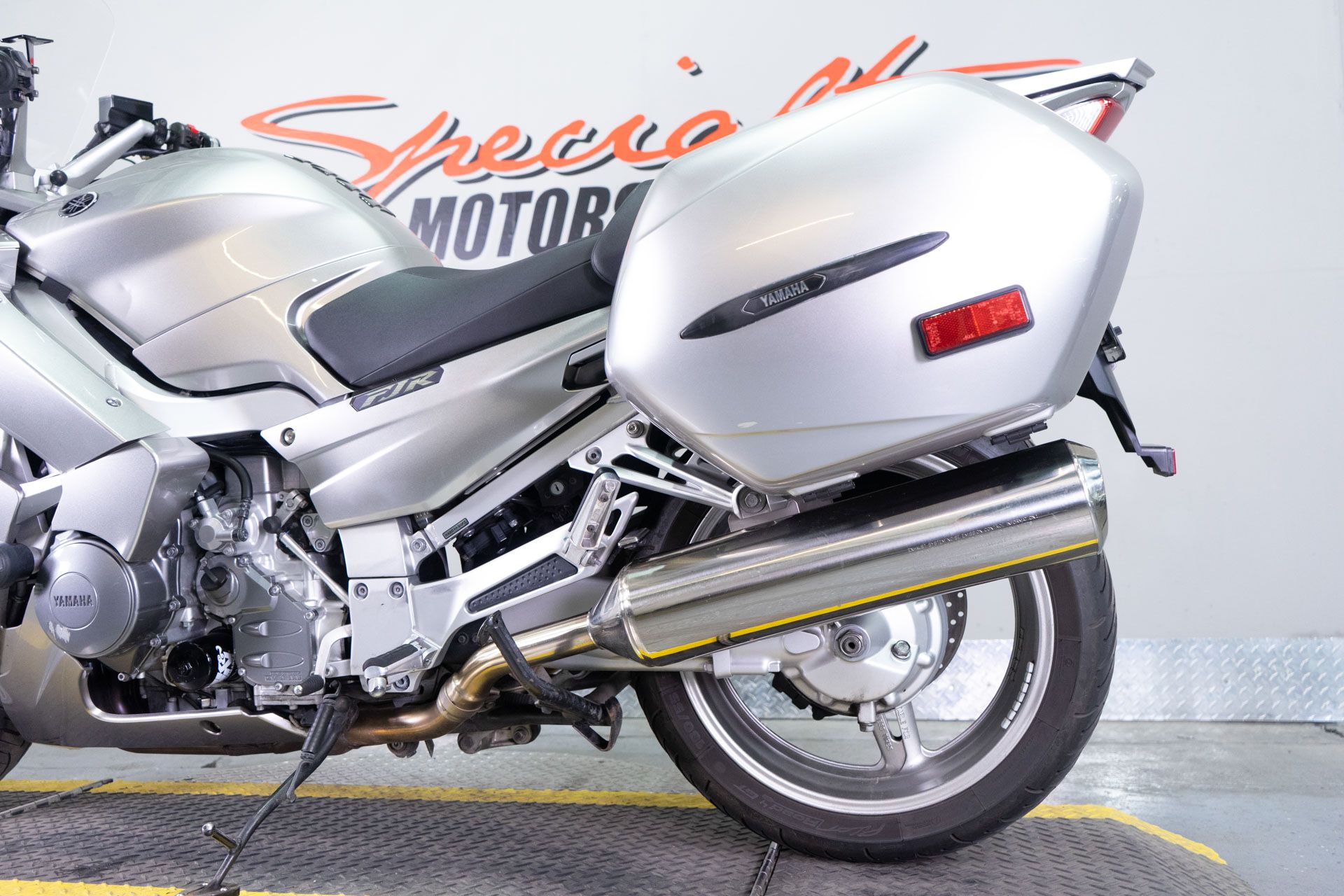 2010 Yamaha FJR1300A in Sacramento, California - Photo 11