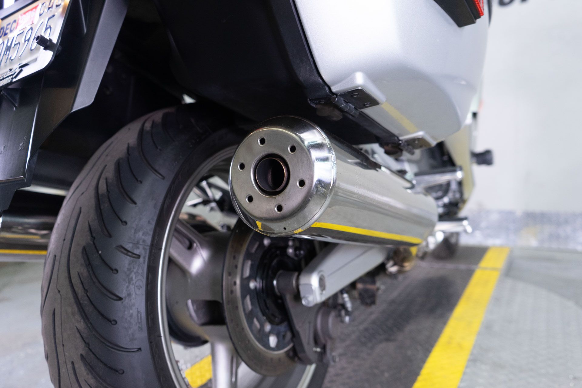 2010 Yamaha FJR1300A in Sacramento, California - Photo 18