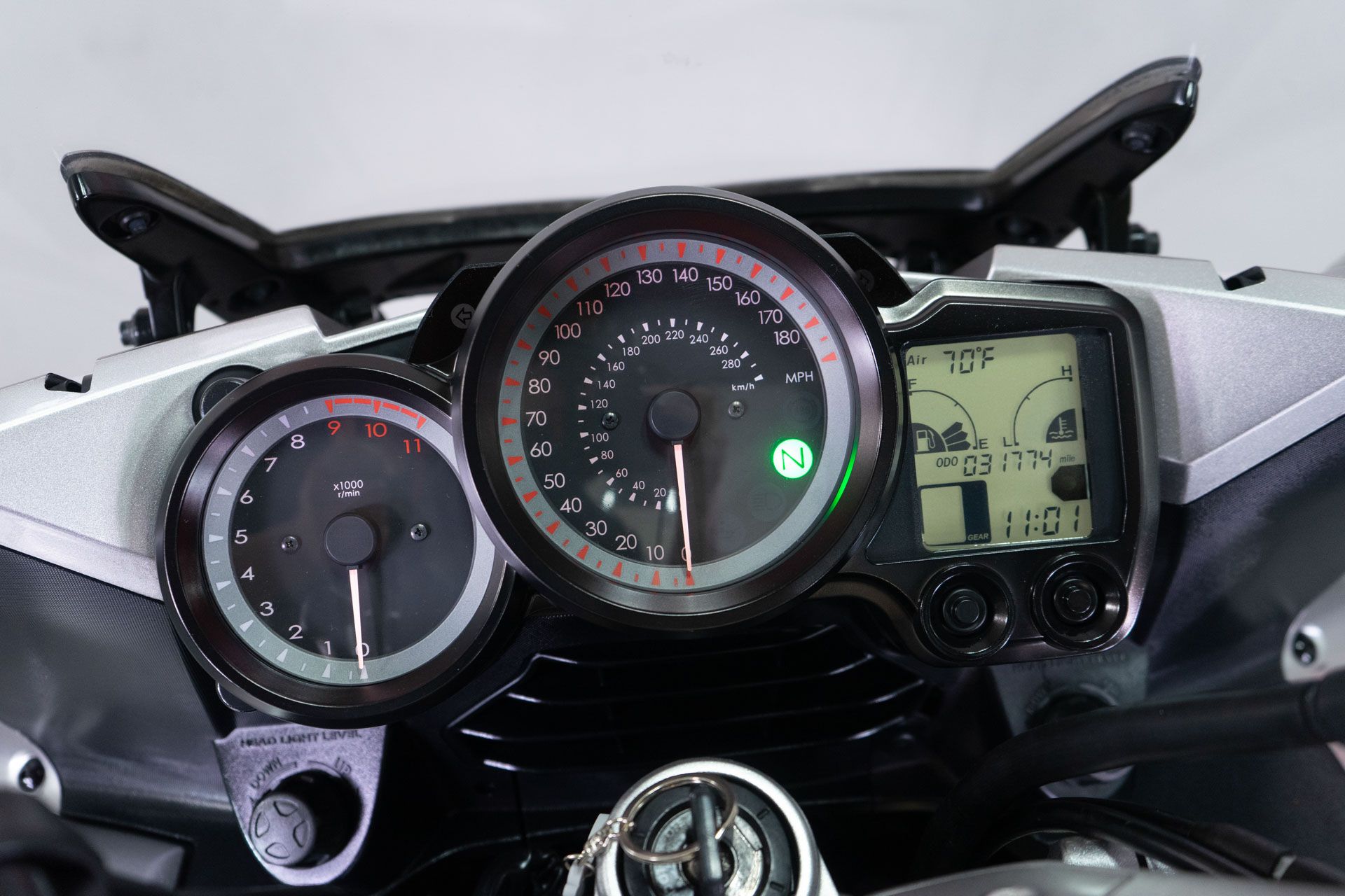 2010 Yamaha FJR1300A in Sacramento, California - Photo 19