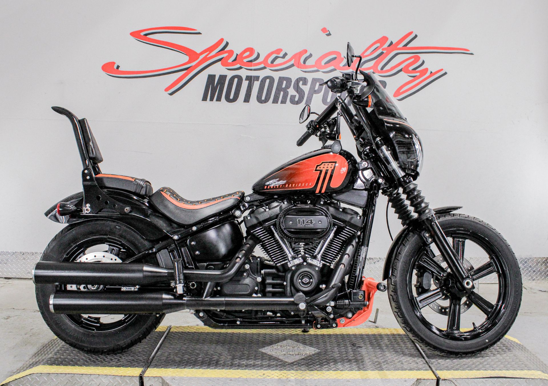 2012 Harley-Davidson XL883L - 883cc Standard Equipment & Specs 2012 Harley-Davidson XL883L - 883cc Standard Equipment & Specs