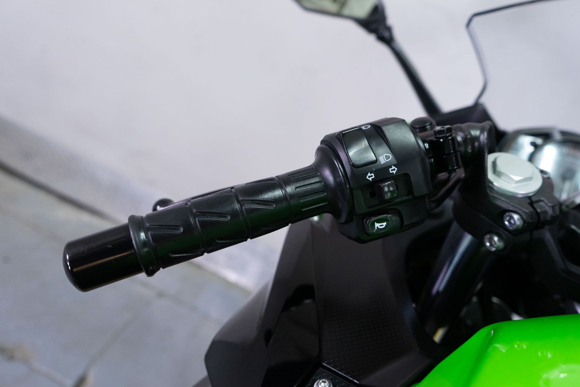 2023 Kawasaki Ninja 400 ABS KRT Edition in Sacramento, California - Photo 13